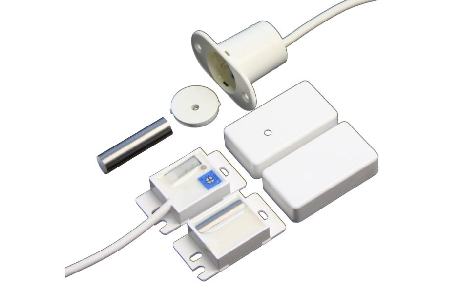 Schmeissner GmbH - Detailaufnahme von einem Aufputz- und Unterputz-Erschütterungsmelder