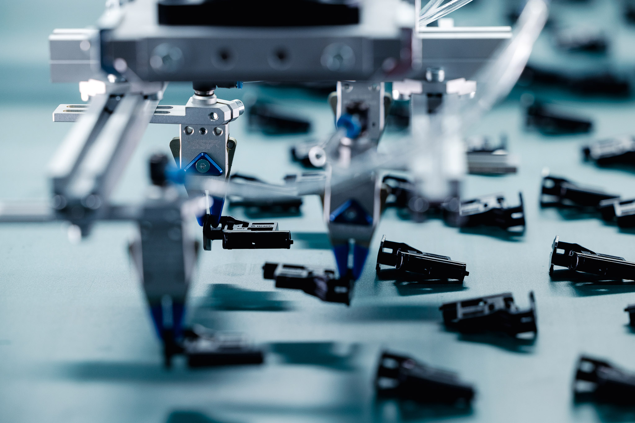 KOMOS elektromechanische Baugruppen und Präzisionskomponenten aus Metall und Kunststoff Made in Germany